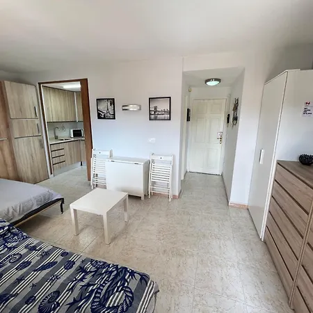 Thalassa Apartment Roses